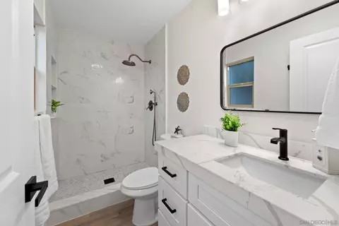 Bath - 7290 Colony Rd, La Mesa, CA 91942 photo 2 of 3