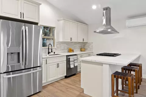 Kitchen - 7290 Colony Rd, La Mesa, CA 91942 photo 2 of 8