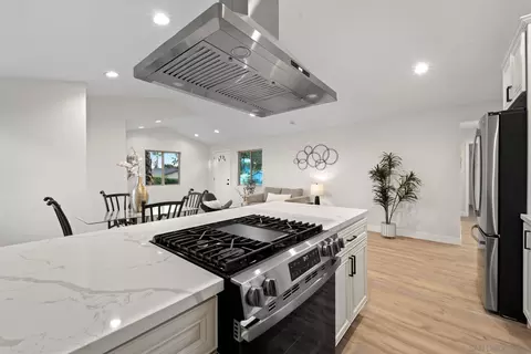 Kitchen - 7290 Colony Rd, La Mesa, CA 91942 photo 5 of 8