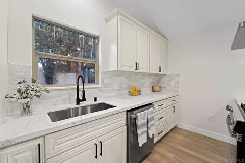 Kitchen - 7290 Colony Rd, La Mesa, CA 91942 photo 3 of 8