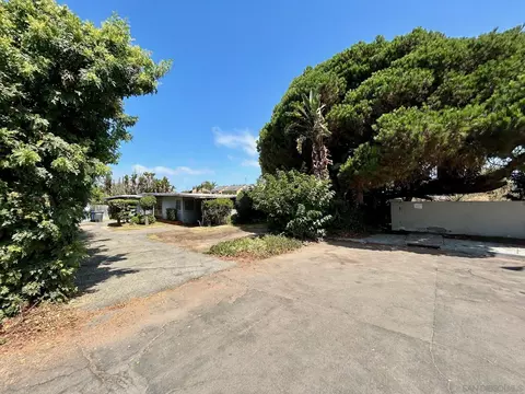 352 Olive Ave, Carlsbad, CA 92008 photo 3