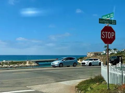 352 Olive Ave, Carlsbad, CA 92008 photo 2
