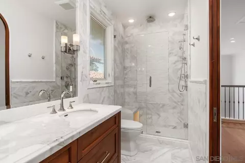 Bath - 7729 Ivanhoe Ave, La Jolla, CA 92037 photo 6 of 7