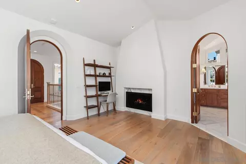 Bedroom - 7729 Ivanhoe Ave, La Jolla, CA 92037 photo 2 of 2