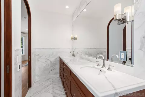 Bath - 7729 Ivanhoe Ave, La Jolla, CA 92037 photo 7 of 7