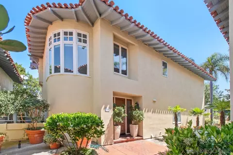 Exterior - 7729 Ivanhoe Ave, La Jolla, CA 92037 photo 4 of 6