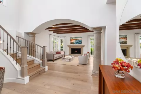 7729 Ivanhoe Ave, La Jolla, CA 92037