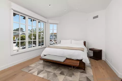 Bedroom - 7729 Ivanhoe Ave, La Jolla, CA 92037 photo 1 of 2
