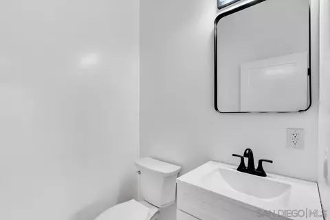 Bath - 1028-30 Balour Dr, Encinitas, CA 92024 photo 5 of 11