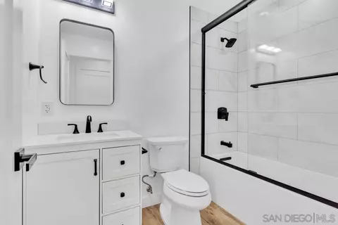 Bath - 1028-30 Balour Dr, Encinitas, CA 92024 photo 11 of 11