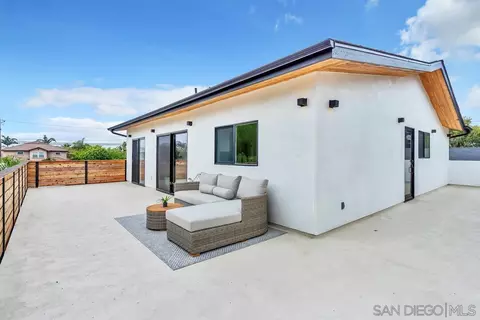 Exterior - 1028-30 Balour Dr, Encinitas, CA 92024 photo 6 of 12