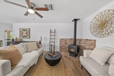 321 North Ln, El Cajon, CA 92021 photo 2