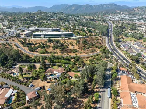 View/Area - 1786 Lorry Ln, Escondido, CA 92029 photo 5 of 6