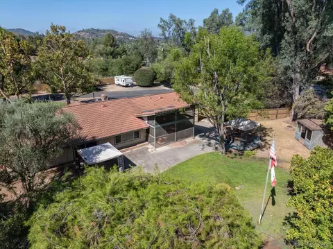 Exterior - 1786 Lorry Ln, Escondido, CA 92029 photo 6 of 13