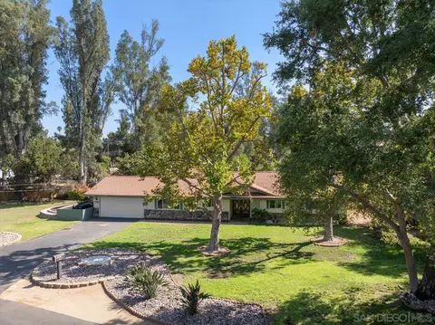 Exterior - 1786 Lorry Ln, Escondido, CA 92029 photo 2 of 13