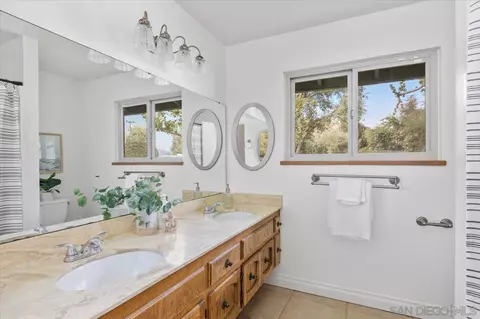 Bath - 1786 Lorry Ln, Escondido, CA 92029 photo 2 of 2