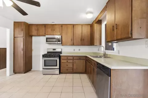 Kitchen - 582 Macon St, El Cajon, CA 92019 photo 2 of 3