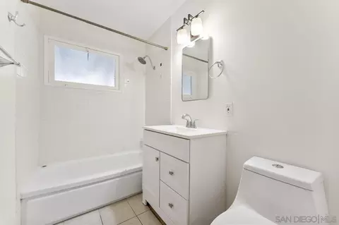 Bath - 582 Macon St, El Cajon, CA 92019 photo 3 of 3