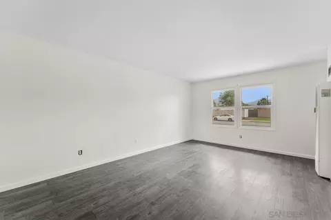 Living - 582 Macon St, El Cajon, CA 92019 photo 5 of 8