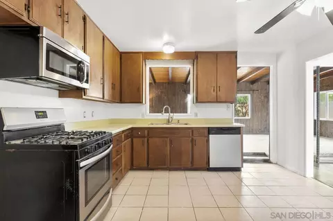 Kitchen - 582 Macon St, El Cajon, CA 92019 photo 3 of 3