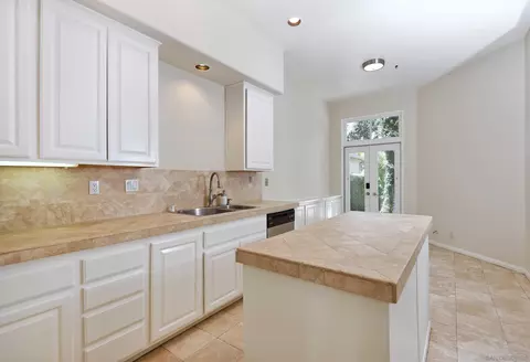 9809 Keeneland Row, La Jolla, CA 92037 photo 11