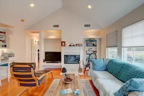 Living - 7722 Roseland Dr, La Jolla, CA 92037 photo 9 of 9