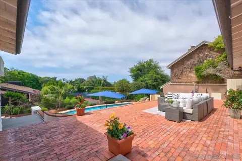Exterior - 7722 Roseland Dr, La Jolla, CA 92037 photo 12 of 15