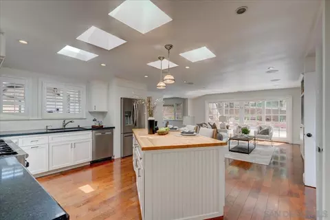 Kitchen - 7722 Roseland Dr, La Jolla, CA 92037 photo 5 of 8