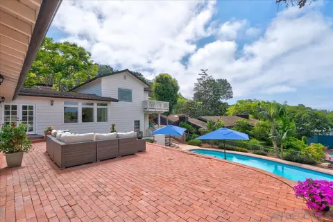 Exterior - 7722 Roseland Dr, La Jolla, CA 92037 photo 11 of 15
