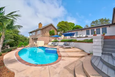 Exterior - 7722 Roseland Dr, La Jolla, CA 92037 photo 10 of 15