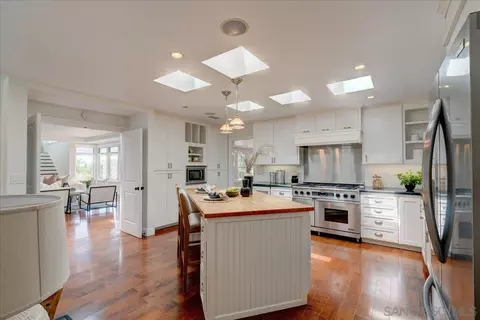 Kitchen - 7722 Roseland Dr, La Jolla, CA 92037 photo 2 of 8