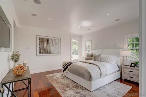 Bedroom - 7722 Roseland Dr, La Jolla, CA 92037 photo 3 of 10