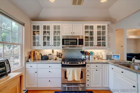 Kitchen - 7722 Roseland Dr, La Jolla, CA 92037 photo 8 of 8