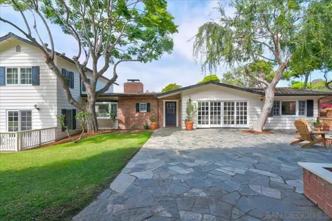 Exterior - 7722 Roseland Dr, La Jolla, CA 92037 photo 2 of 15