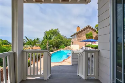 Exterior - 7722 Roseland Dr, La Jolla, CA 92037 photo 6 of 15