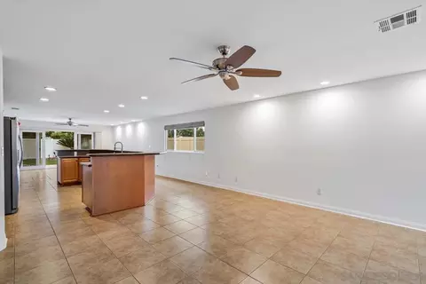 Living - 8562 Rosada Way, El Cajon, CA 92021 photo 5 of 8