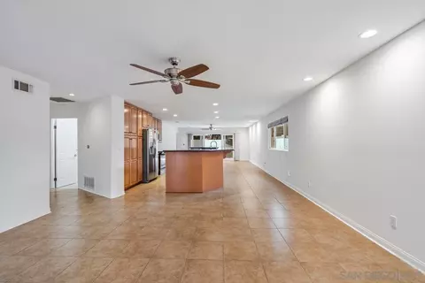Living - 8562 Rosada Way, El Cajon, CA 92021 photo 3 of 8