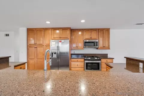 Kitchen - 8562 Rosada Way, El Cajon, CA 92021 photo 3 of 7