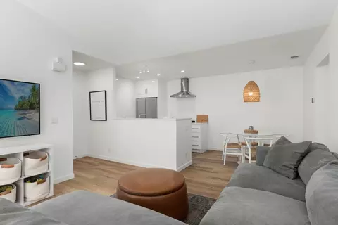 1063 Shadowridge Dr #22, Vista, CA 92081