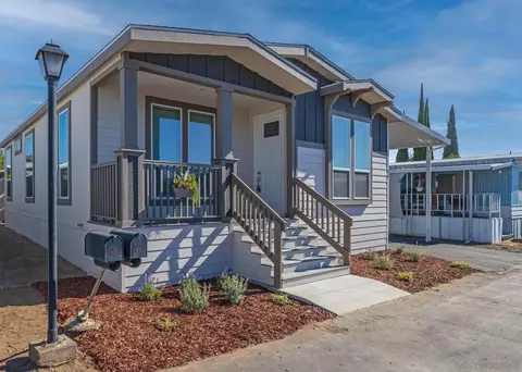 11949 Riverside Dr, Lakeside, CA 92040