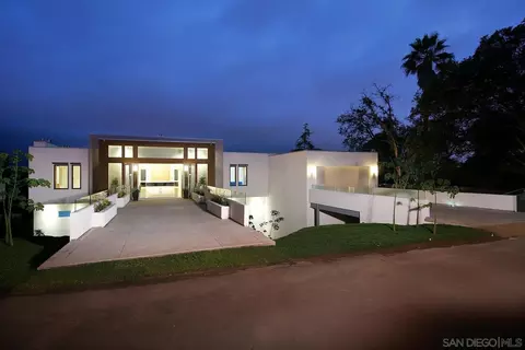 4580 Panorama Dr, La Mesa, CA 91941 photo 1
