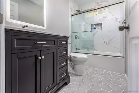 Bath - 13444 Floral Ave, Poway, CA 92064 photo 3 of 7
