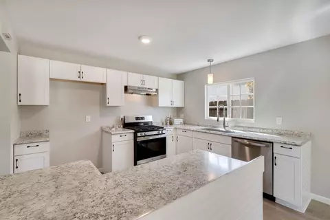 Kitchen - 13444 Floral Ave, Poway, CA 92064 photo 2 of 4