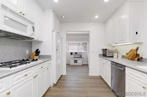 Kitchen - 13742 Ahwahnee Way, Poway, CA 92064 photo 2 of 3