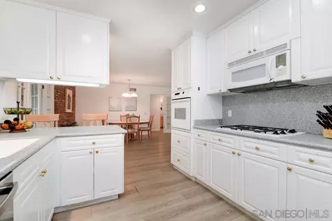 Kitchen - 13742 Ahwahnee Way, Poway, CA 92064 photo 3 of 3