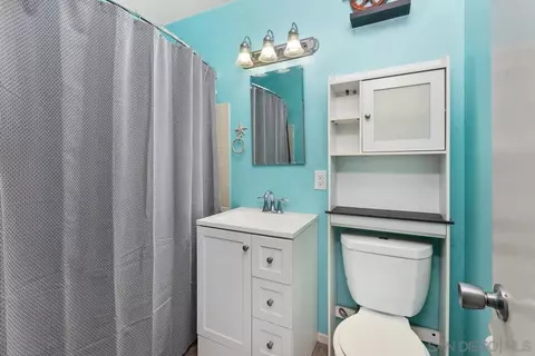 Bath - 914 Taft Ave, El Cajon, CA 92020 photo 1 of 1