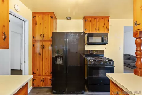 Kitchen - 914 Taft Ave, El Cajon, CA 92020 photo 3 of 3