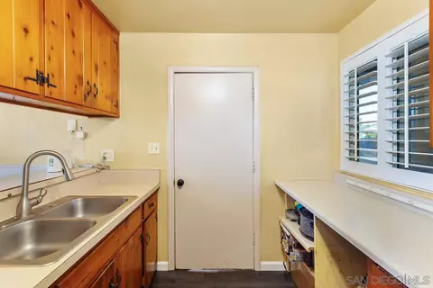 Kitchen - 914 Taft Ave, El Cajon, CA 92020 photo 1 of 3