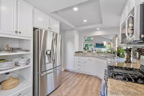 Kitchen - 1876 Avenida Segovia, Oceanside, CA 92056 photo 3 of 4