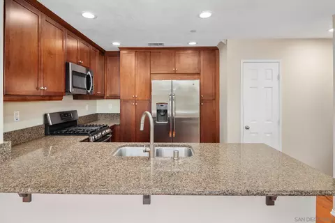Kitchen - 2002 Montilla St, Santee, CA 92071 photo 2 of 5